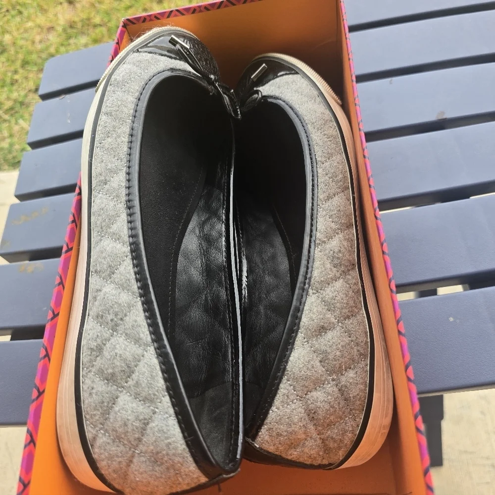 Tory Burch Ballet Flats Size 8.5M Skylar Gray Felt Black Patent Leather Luxury